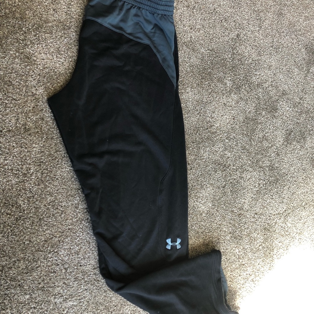 Under Armour men’s knit pants.